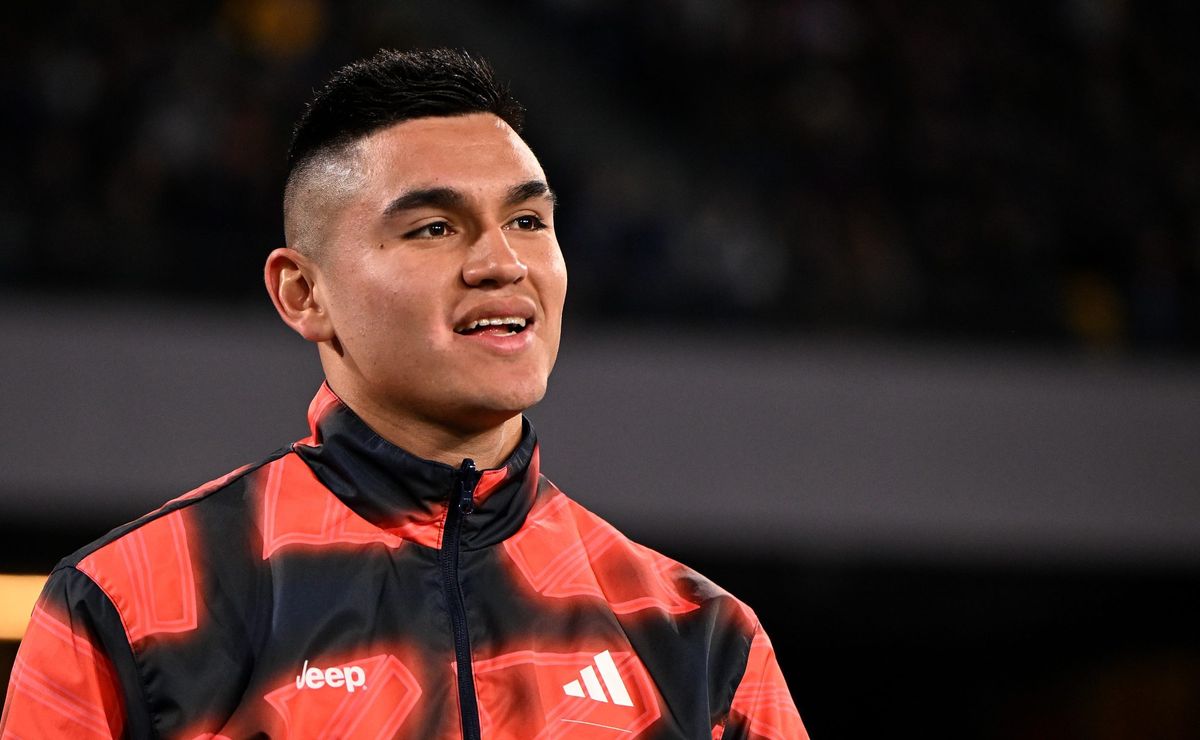 alcaraz revela papo com alex sandro antes de fechar com o flamengo: “maior do brasil”