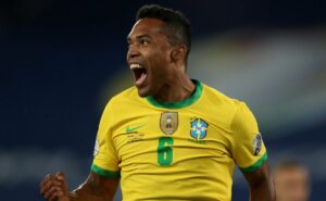 flamengo fecha contratação de alex sandro nesta segunda feira (26), diz venê