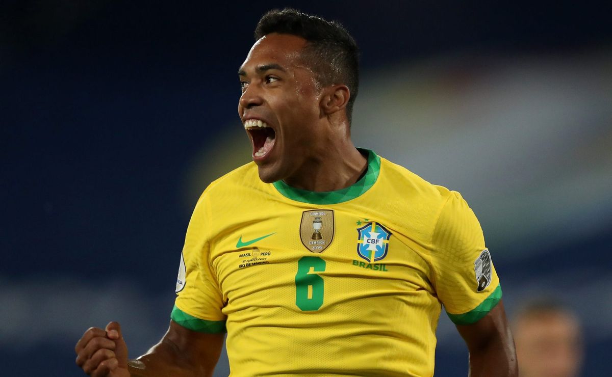 flamengo fecha contratação de alex sandro nesta segunda feira (26), diz venê
