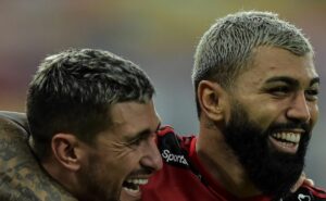 desfalques contra o corinthians, gabigol e arrascaeta voltam ao flamengo diante do bahia