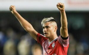 flamengo aumenta oferta por carlos alcaraz e contratação está perto de ser concluída