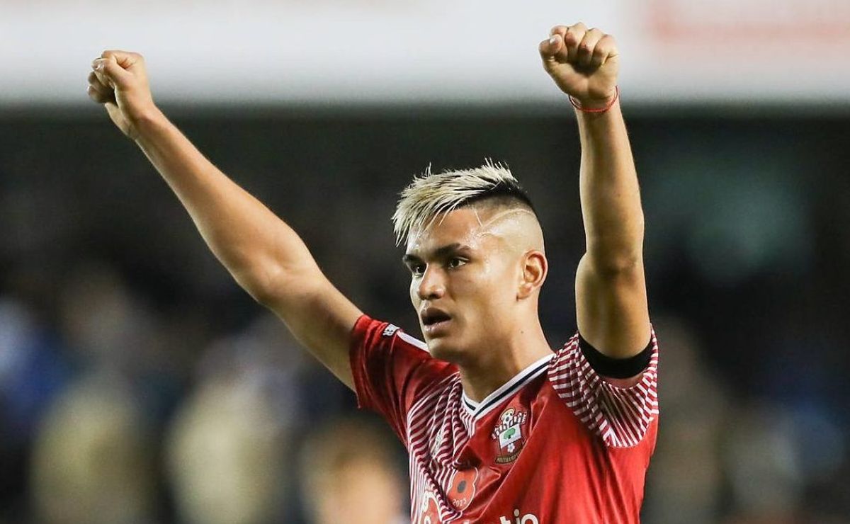 flamengo aumenta oferta por carlos alcaraz e contratação está perto de ser concluída