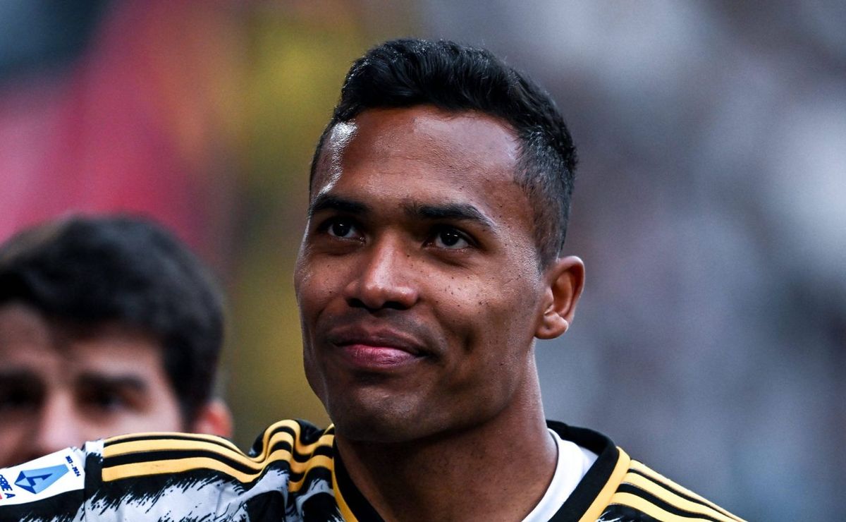 após alex sandro, flamengo decide contratar lateral direito de copa do mundo