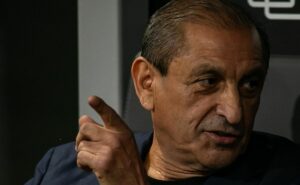 contratação é 100% aprovada no corinthians após classificação e ramón díaz elogia hugo souza