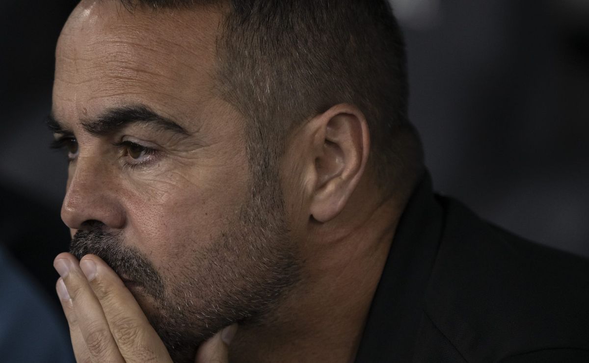 artur jorge exalta liderança do botafogo e diz: “queremos lutar por ela”