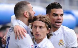 campeão de tudo com o real madrid foi oferecido ao vasco por edmundo