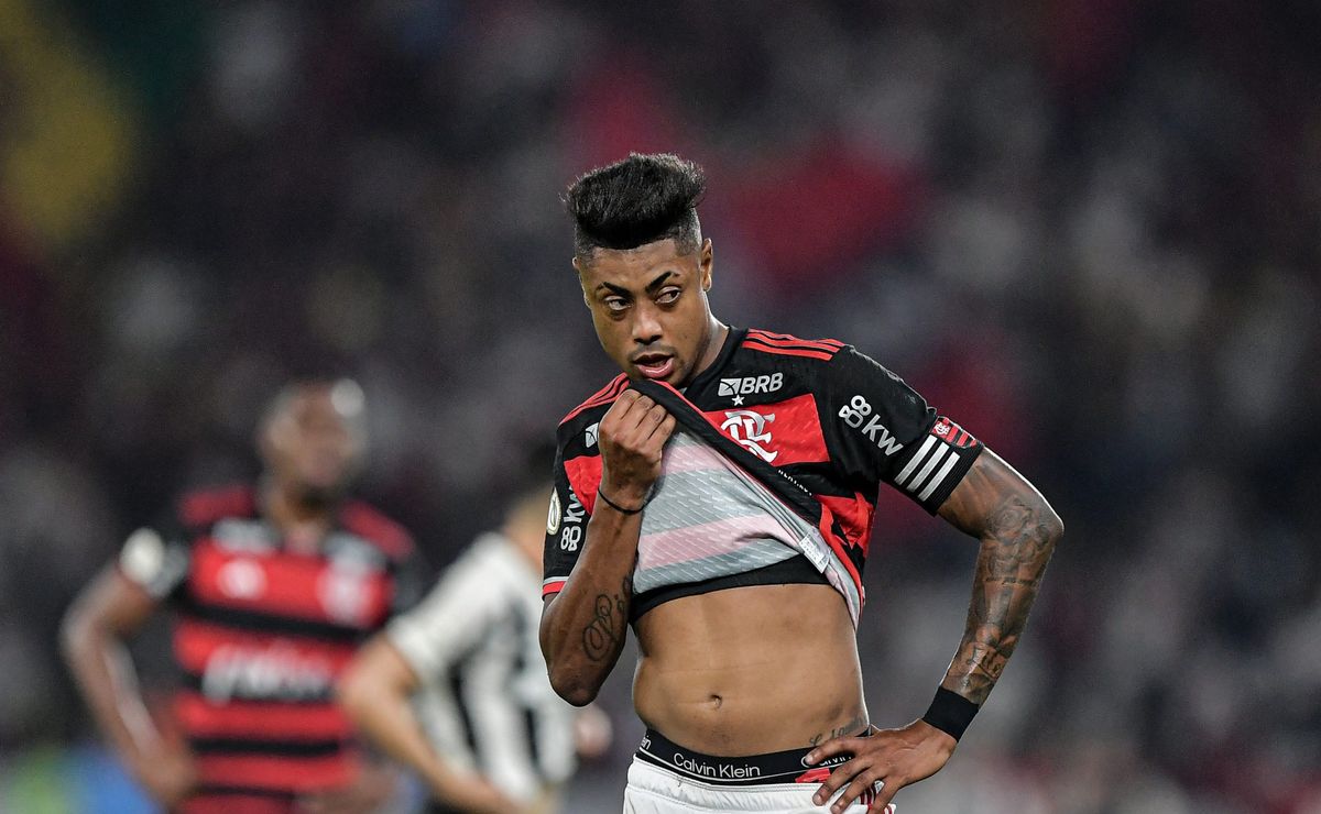 flamengo enfrenta calendário pesado com três competições em um mês