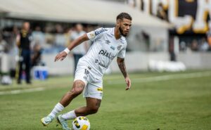 internacional encaminha contratação de nathan, do santos, e busca +1 lateral direito