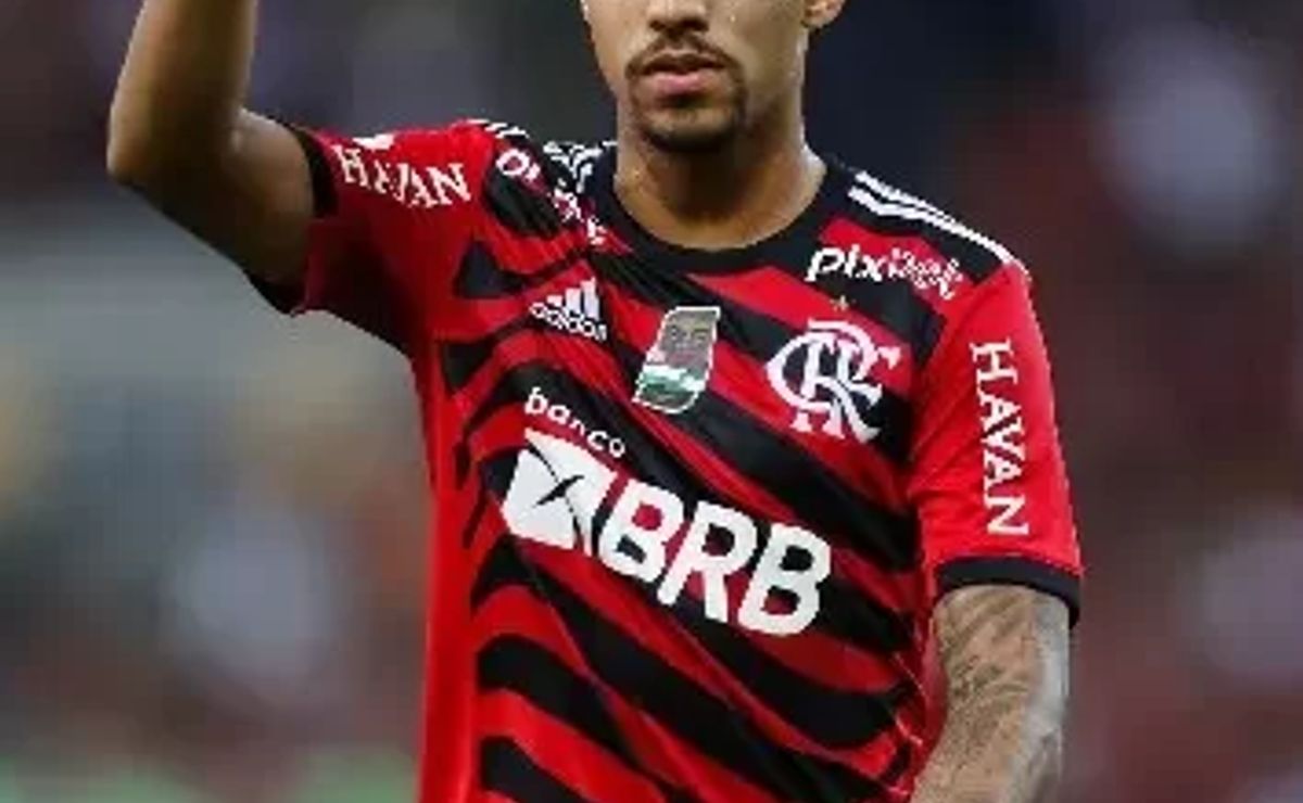 corinthians atrasa pagamento por matheuzinho e gera preocupação no flamengo