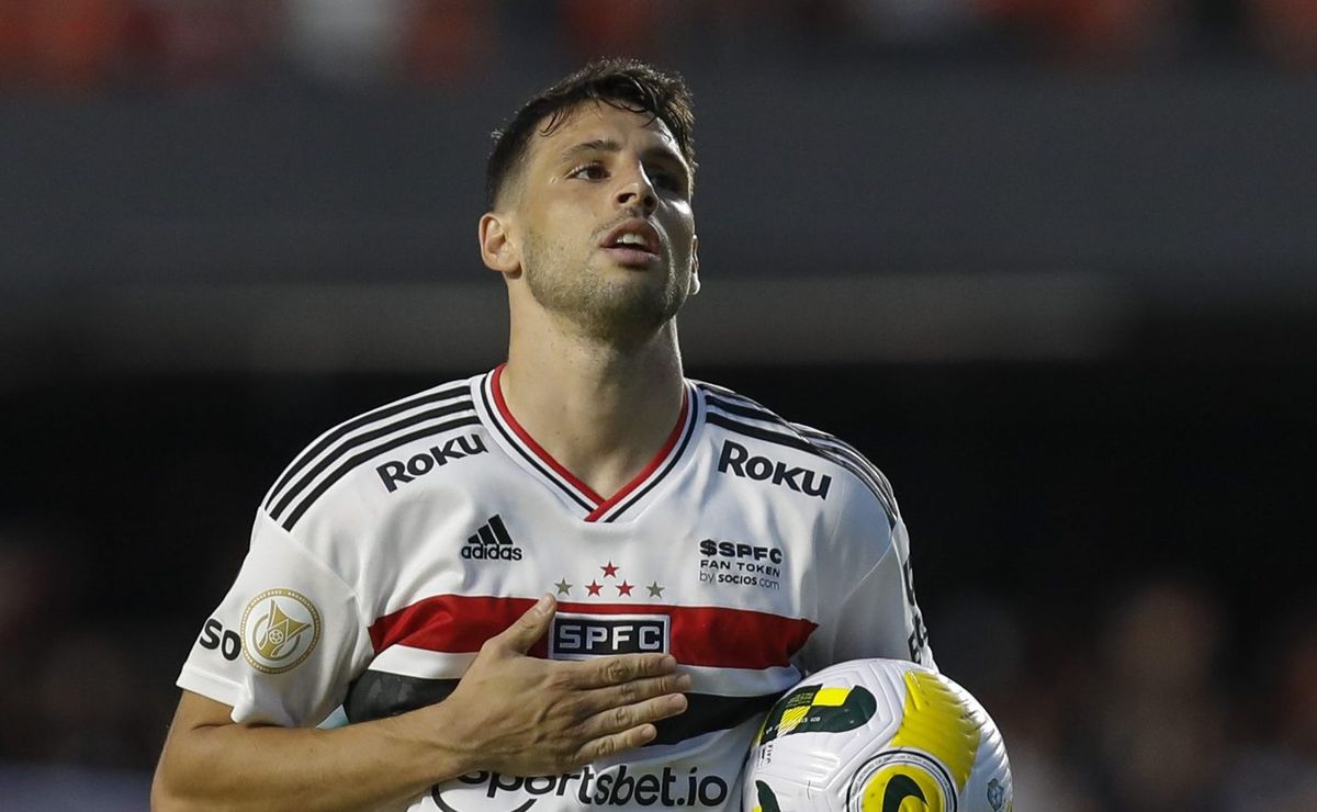 calleri teria oferecido o cartão de crédito para custear as despesas de izquierdo no hospital