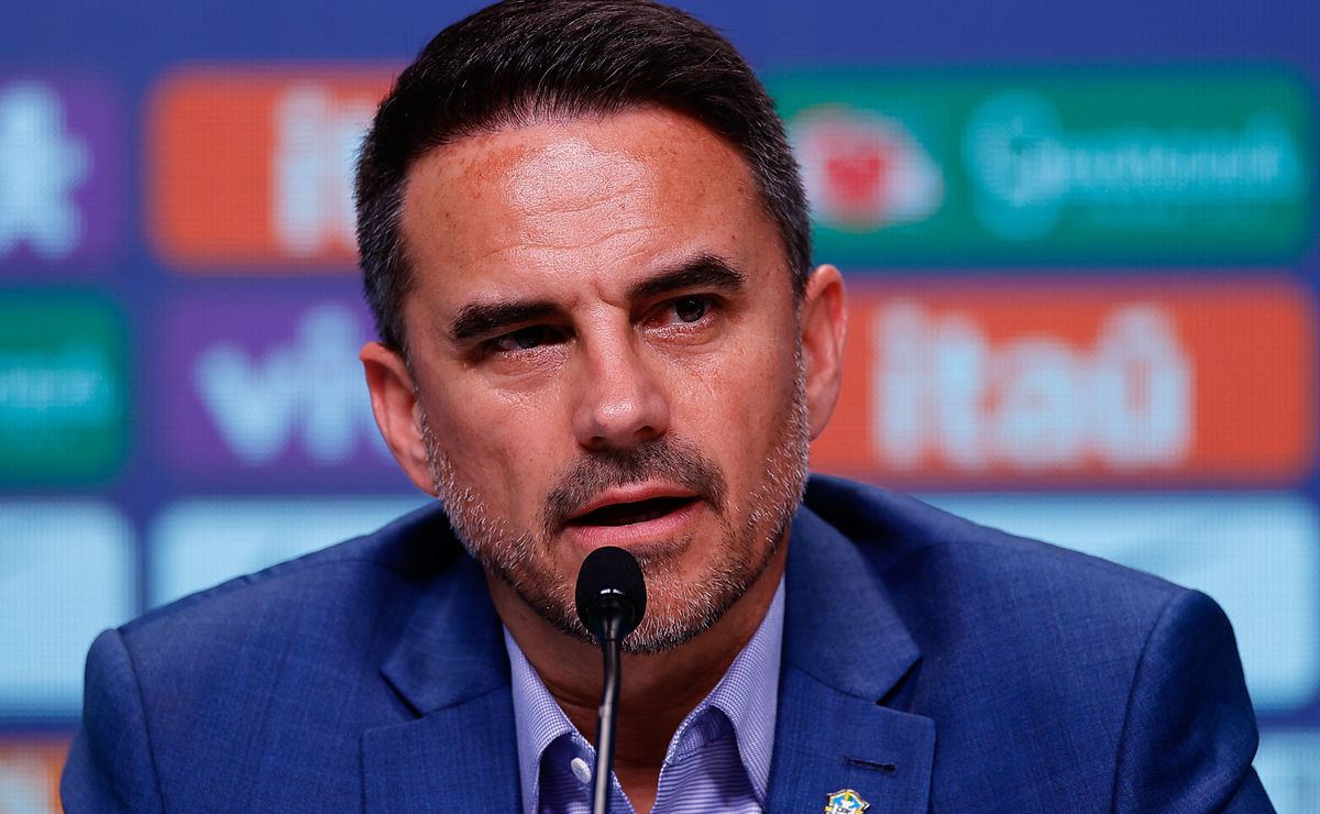 rodrigo caetano esclarece situação da convocação de pedro e revela detalhes de consulta ao flamengo