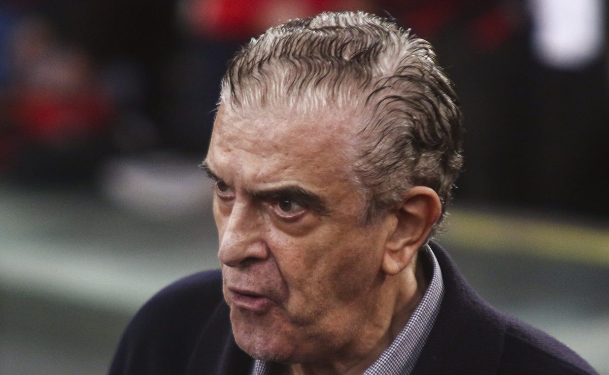 vasco e athletico pr de mario celso petraglia vivem situação complicada nos bastidores