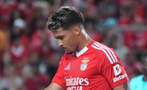 r$ 215 milhões: benfica rejeita proposta do al hilal por marcos leonardo e situação chega ao santos