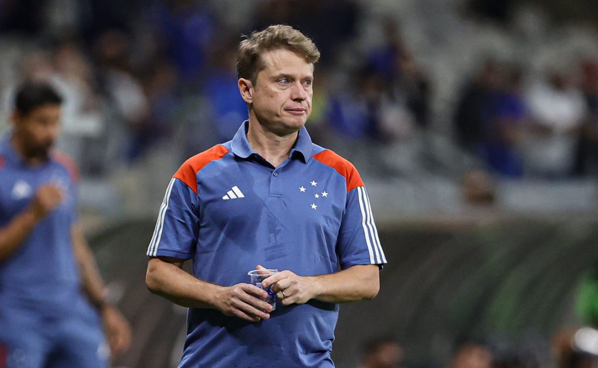 fernando seabra explica a situação de peralta no cruzeiro: "acabou tendo uma lesão"
