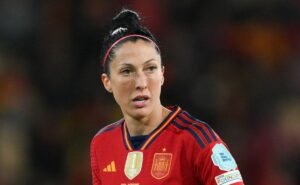 espanha perde bronze no futebol feminino e brasileiros não perdoam jenni hermoso: “joga futebol e não ganha de ninguém”