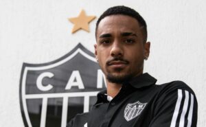 atlético mineiro rejeita oferta europeia para empréstimo do zagueiro rômulo