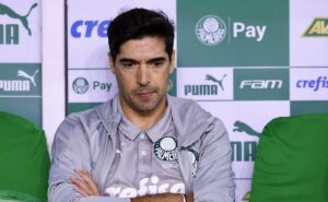 torcedores do palmeiras pedem a saída de abel ferreira após eliminação na libertadores