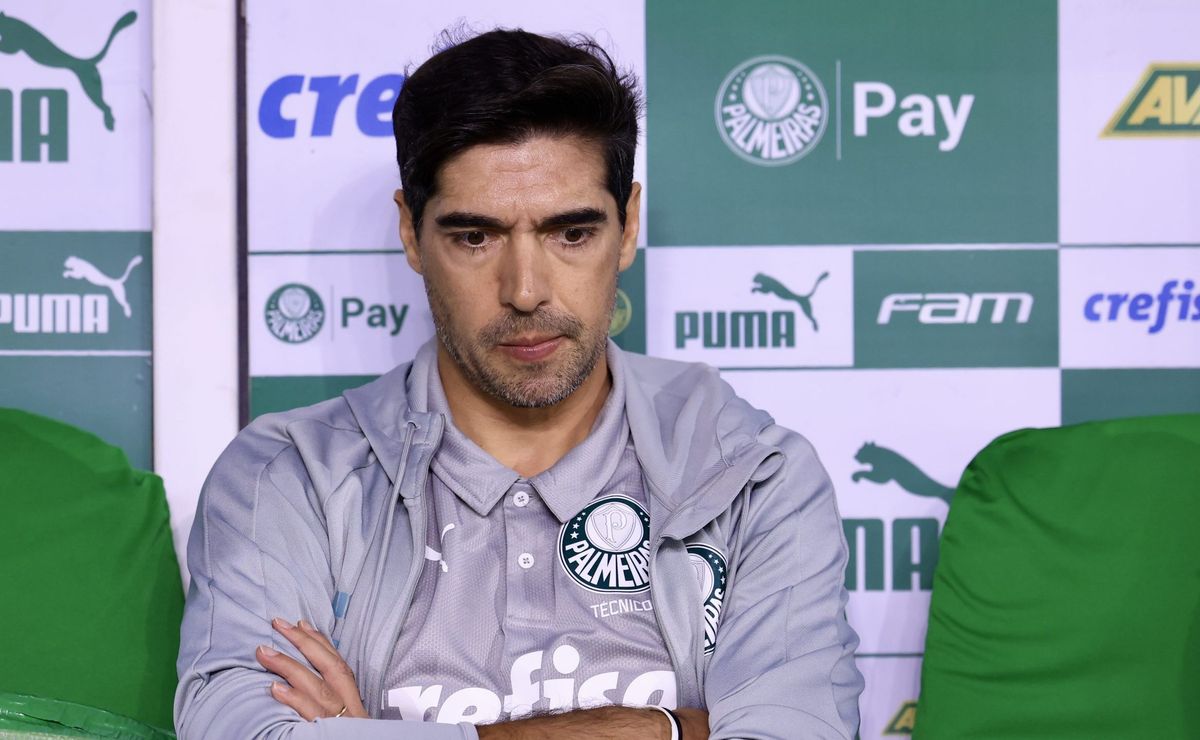 torcedores do palmeiras pedem a saída de abel ferreira após eliminação na libertadores