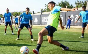 grêmio treina no ct do vasco antes de enfrentar o fluminense na libertadores