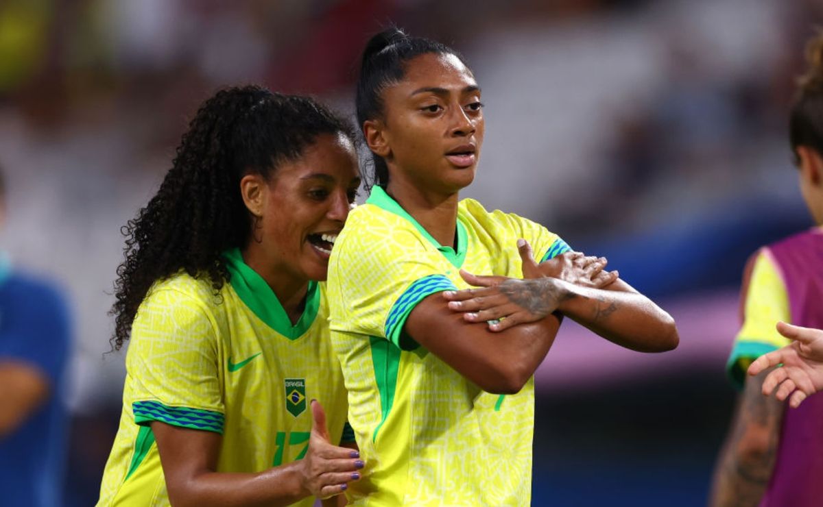 kerolin vai à loucura com classificação e vibra com momento da seleção feminina: "criaram um monstro"