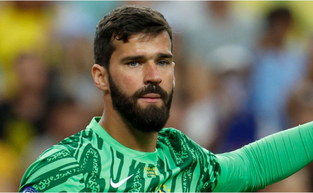 liverpool está próximo de fechar com substituto de alisson: "r$ 215 milhões"