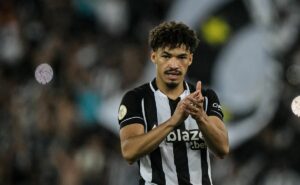 adryelson deixa o lyon e escolhe o botafogo em vez do timão