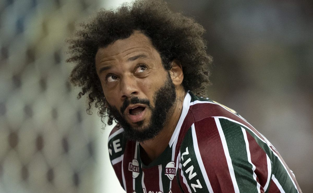 marcelo vira problema e fluminense negocia contratação de lateral de r$ 11 milhões