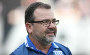 enderson moreira, técnico do avaí, faz revelação sobre vitória contra o santos: “conseguimos tirar proveito”