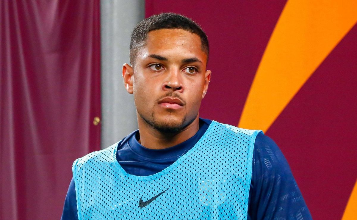 corinthians, flamengo e inter tentam contratar vitor roque por empréstimo