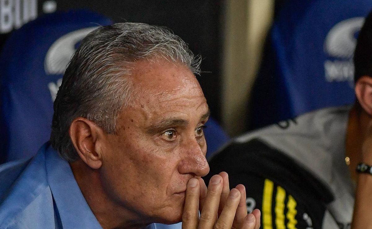 tite foi decisivo para o flamengo fechar com alex sandro; saiba dos bastidores