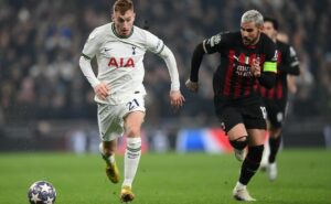 milan surpreende e fecha a contratação de emerson royal, destaque do tottenham