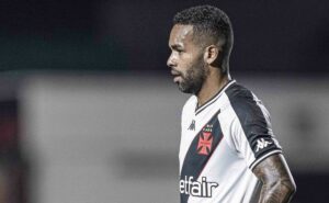 alex teixeira é relacionado e pode reforçar o vasco na copa do brasil