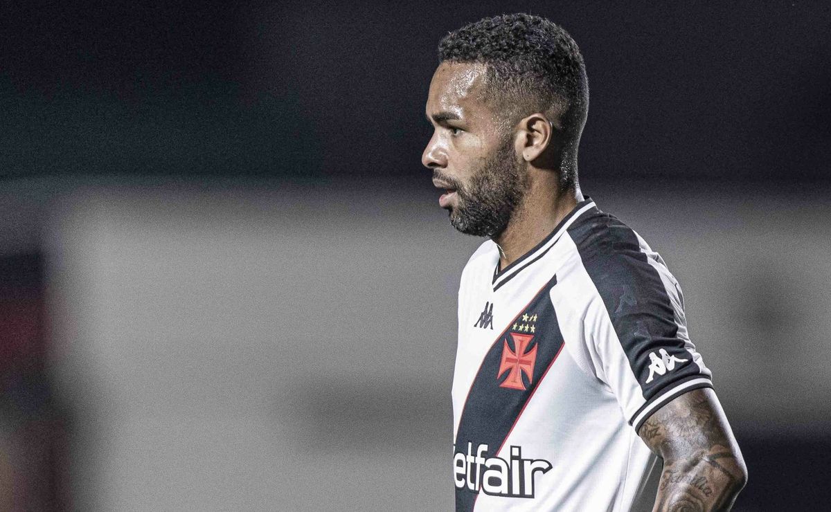 alex teixeira é relacionado e pode reforçar o vasco na copa do brasil