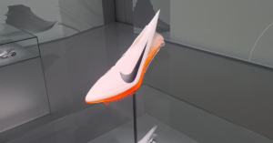 marcas revelam em paris futuro moldado por inteligência artificial 