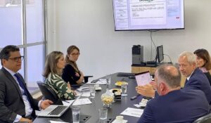 loterj recebe visita de representante de laboratório de certificação italiano