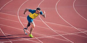 asics passa a vender apenas um pé de tênis para pessoas com deficiência física na perna