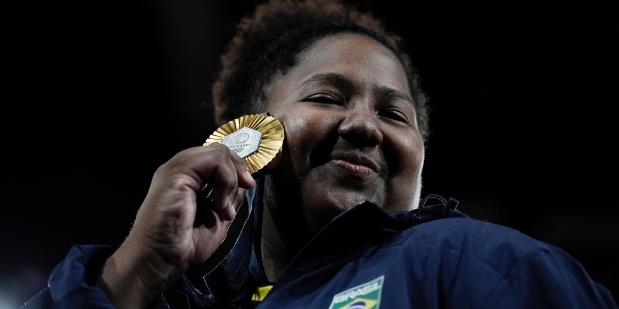 bia souza e flávia saraiva são as novas influenciadoras digitais da shopee