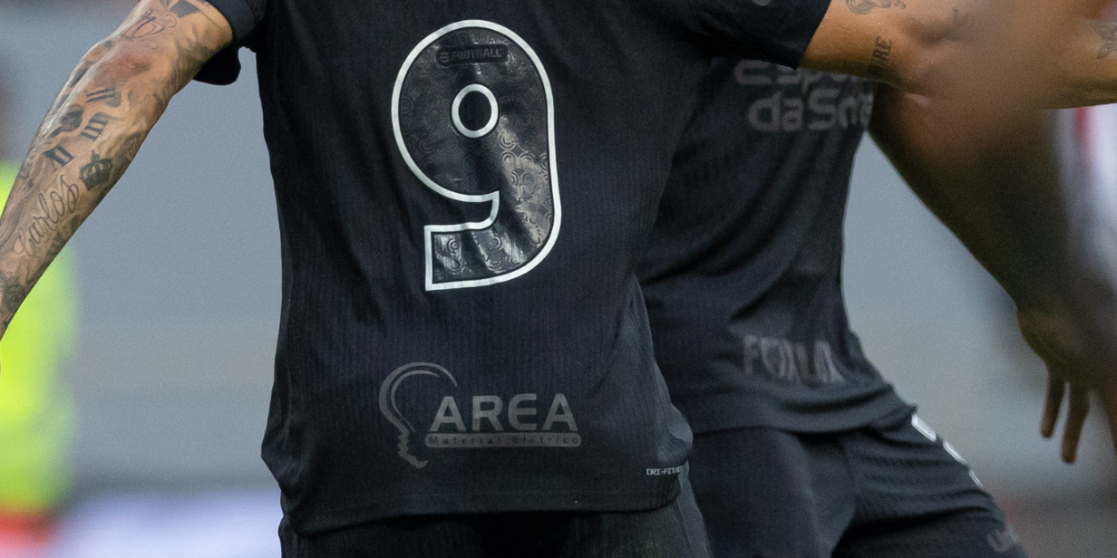 corinthians estreia novo patrocínio de camisa em derrota para são paulo em clássico