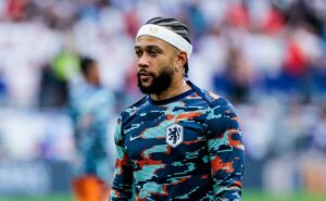 flamengo toma nova decisão sobre contratação de memphis depay e chegada do meia depende de uma condição