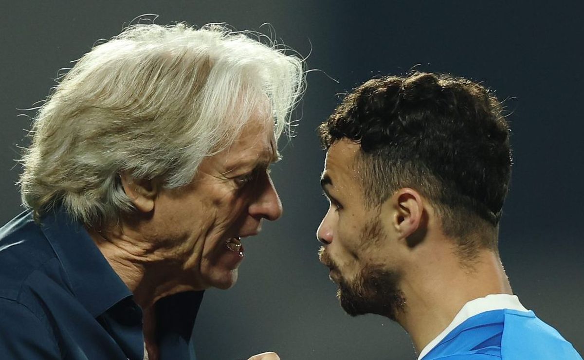 r$ 40 milhões: al hilal toma decisão e volta de jorge jesus ao flamengo tem chance revelada