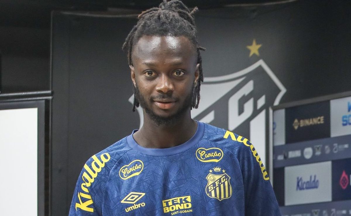 njie marca em jogo treino entre santos x agua santa e revela importância do gol: "ganhar confiança"