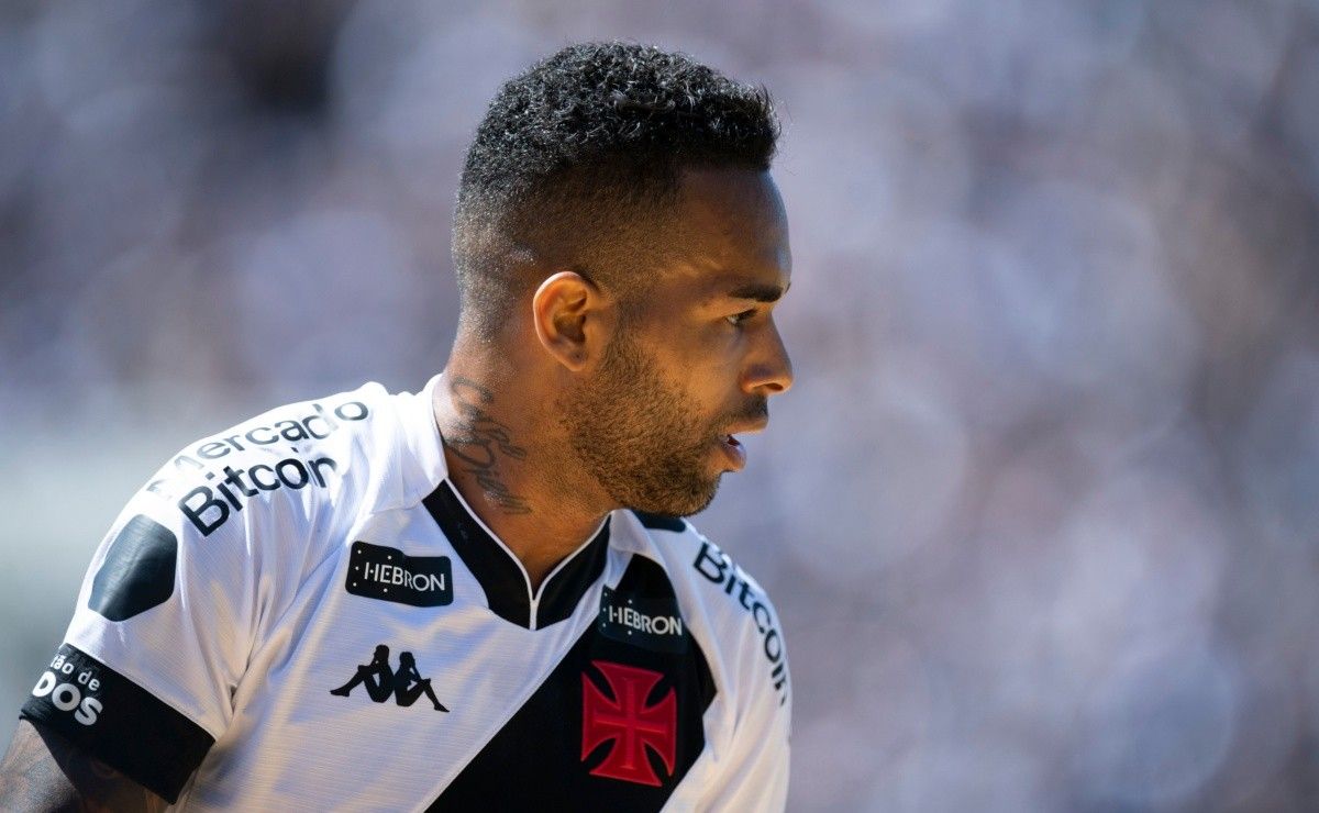 alex teixeira decepciona no vasco e tem poucos minutos em campo desde que voltou ao clube