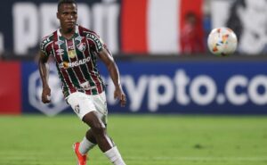 jhon arias retorna à campo pelo fluminense neste domingo (15) diante do juventude pelo brasileirão
