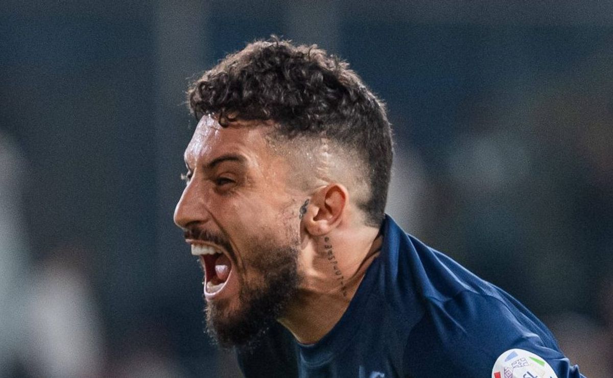 alex telles no botafogo é pedido da torcida: "melhor que alex sandro"