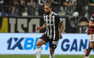 auxiliar do atlético mg pede paciência com otávio e lyanco: "gente está vendo..."