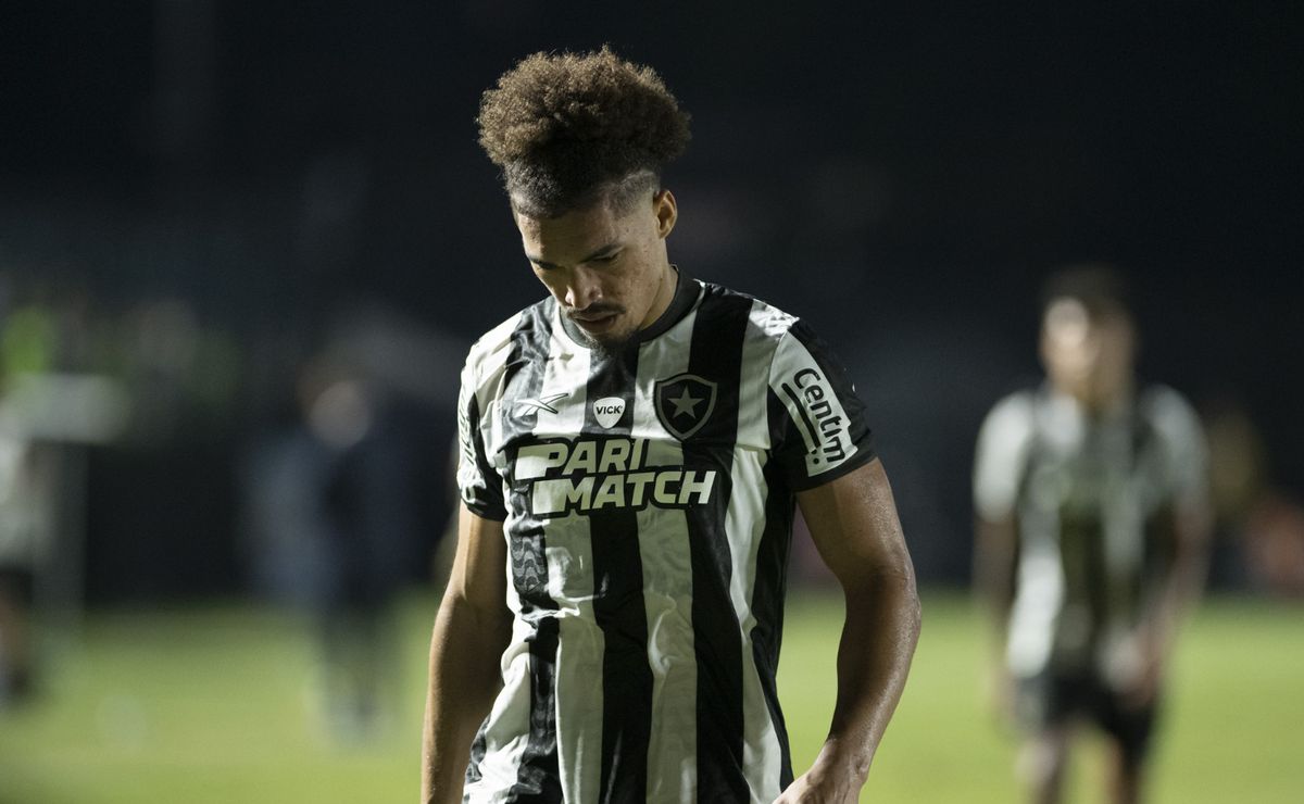 adryelson no botafogo: titular ou opção em seu retorno ao glorioso