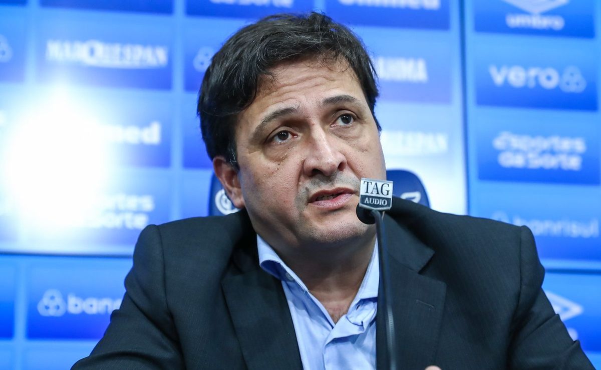 alberto guerra revela acordo no grêmio e renato gaúcho tem única condição para negociar renovação