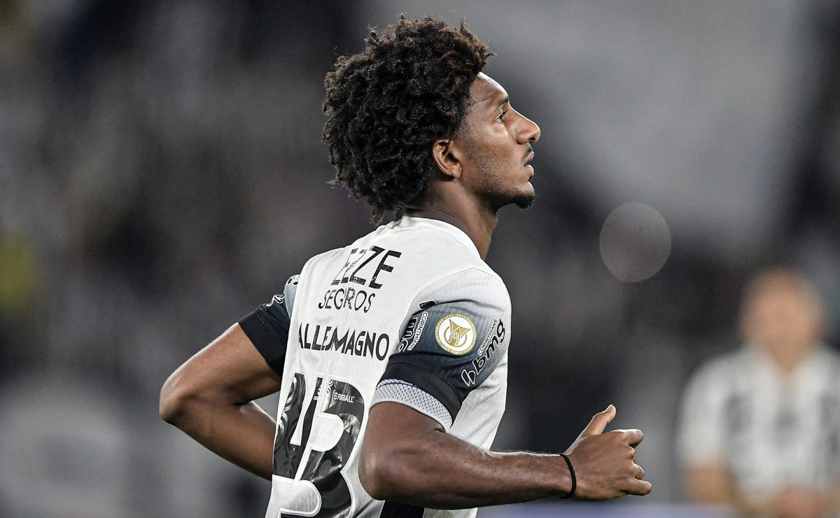 talles magno foi substituído no corinthians e ramón díaz é direito ao explicar troca 