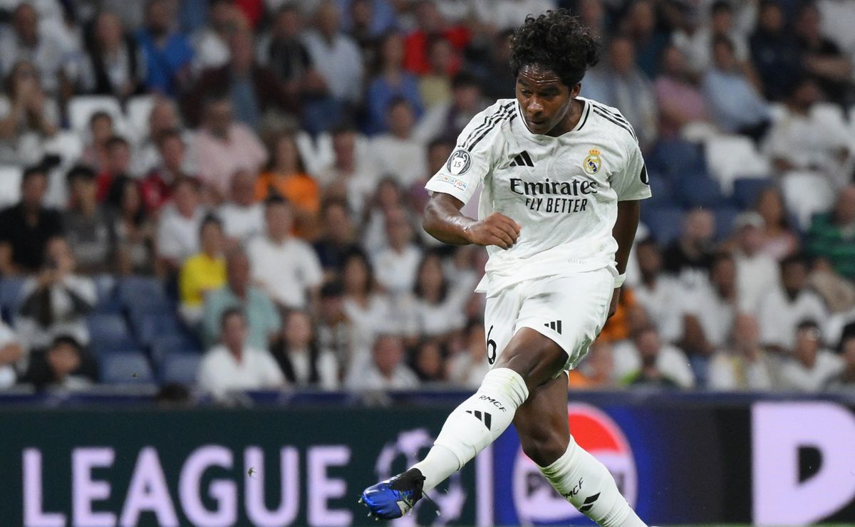 endrick, do real madrid, se torna brasileiro mais novo a marcar na champions league