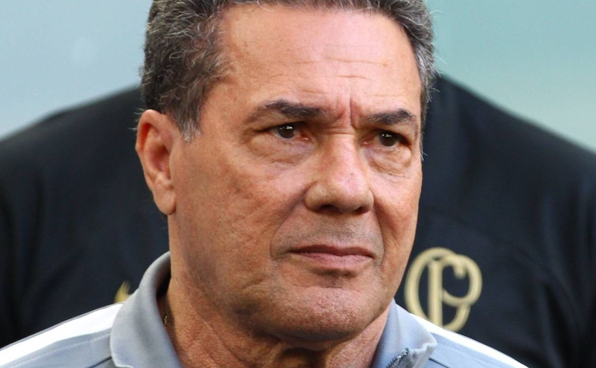 sem clube desde sua demissão no corinthians, vanderlei luxemburgo vive situação curiosa